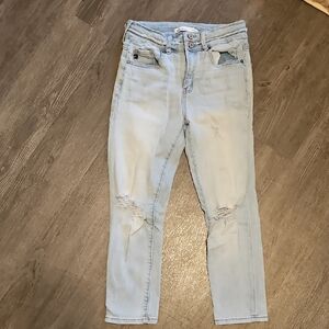 KanCan Light Wash Women's Distressed Cropped Jeans